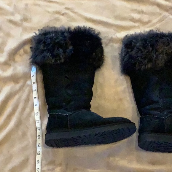 UGG Boots - Picture 6 of 8